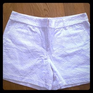 Women’s white Vineyard Vines shorts
